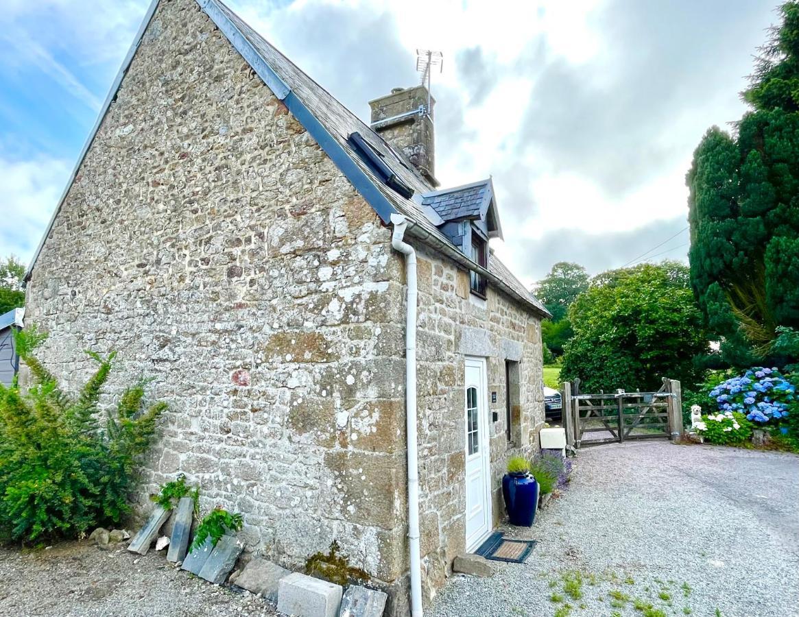 Le Petit Fleur - The Little Flower, Cosy Cottage Saint-Michel-de-Montjoie Buitenkant foto